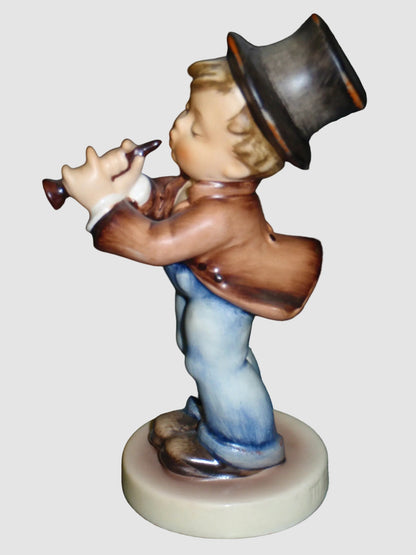 "Serenade" Goebel Hummel Figurine #85/0 - Boy Playing Flute (5")