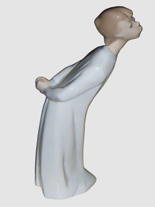 Lladro Boy Blowing Goodnight Kiss Figurine 4869 Nino Soplando Fulgencio Garcia Boy Pajamas Bedtime Vintage Spain Porcelain Glossy Finish