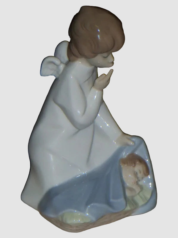 Lladro Angel With Child Figurine 4635 Juan Huerta Guardian Angel Sleeping Baby Blanket Daisa Vintage Spain Porcelain