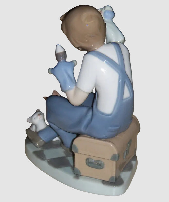 "Puppet Show" Lladro Figurine #5736 - Boy With Dog And Cats(6")