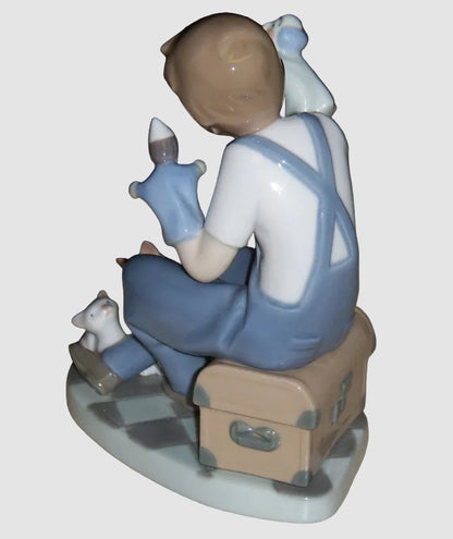 "Puppet Show" Lladro Figurine #5736 - Boy With Dog And Cats(6")