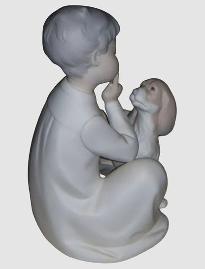 "Shhh, Quiet Puppy" Retired Lladro Figurine Matte Finish #4522 (7.75" x 5.75")