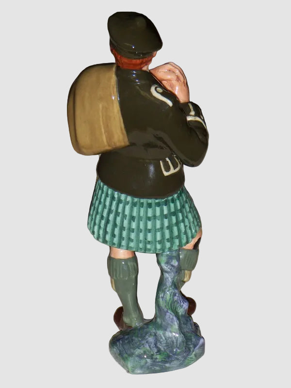 "The Laird" Royal Doulton Highlander Figurine HN 2361 - Scottish Man in Kilt (8")