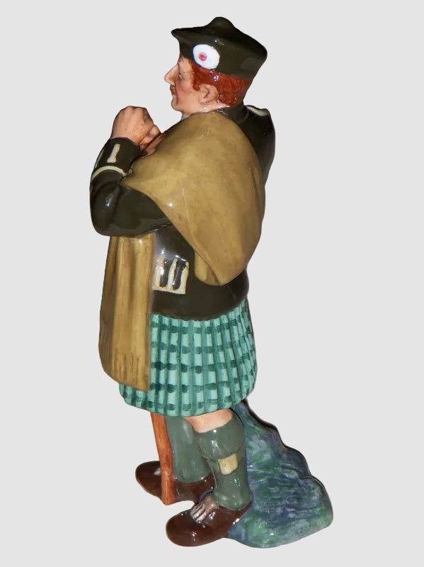 "The Laird" Royal Doulton Highlander Figurine HN 2361 - Scottish Man in Kilt (8")