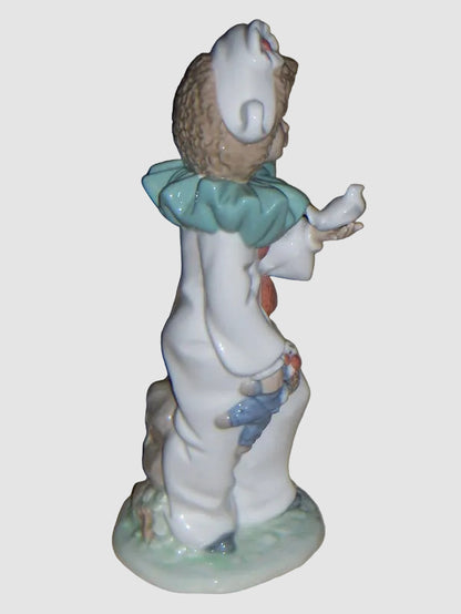 "A Bird In Hand" #1100 Pierrot Clown Girl With Dove Lladro Nao Figurine (8")