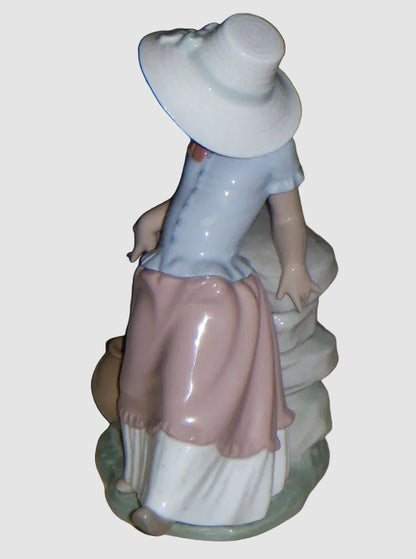 "A Step In Time" Lladro Figurine #5158 - Black Legacy Collection (8.5")