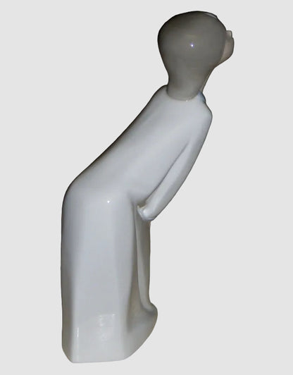 "Goodnight Kiss" Lladro Figurine #4873 (7.25" Glossy Finish)