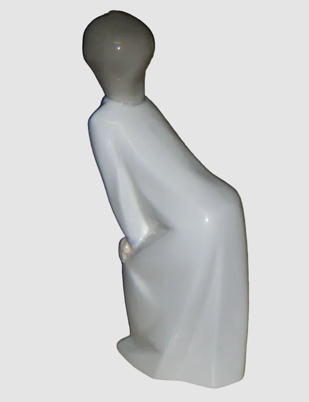 "Goodnight Kiss" Lladro Figurine #4873 (7.25" Glossy Finish)