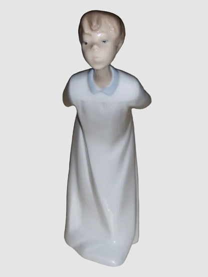 "Boy Blowing Goodnight Kiss" Lladro Figurine #4869 (8")