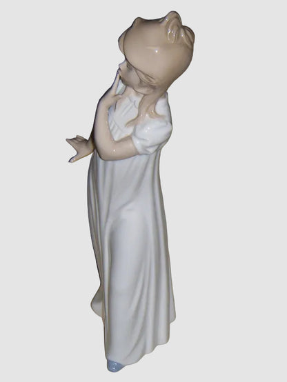 "Goodnight" Lladro Nao Figurine - Young Girl Yawning (11.5")