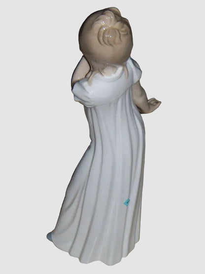"Goodnight" Lladro Nao Figurine - Young Girl Yawning (11.5")