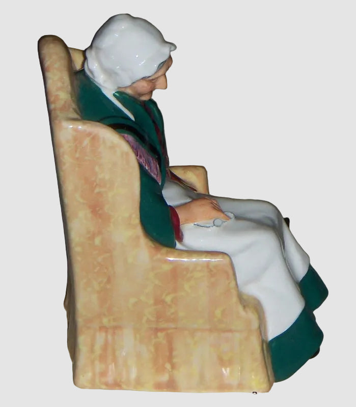 "Forty Winks" Royal Doulton Figurine HN1974 - Old Woman & Cat (6.5")