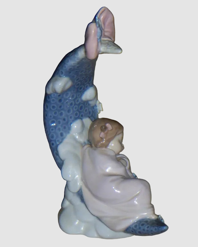 "Heaven's Lullaby" Lladro Figurine #6583 - Girl Sleeping on Moon (8")