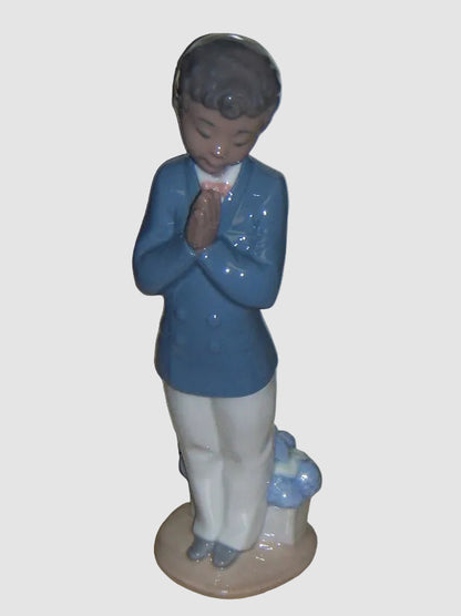 Lladro Nao Sunday School Figurine 02001372 Rafael Lozano Boy Praying Church Blue Suit Vintage Spain Porcelain Glossy Finish