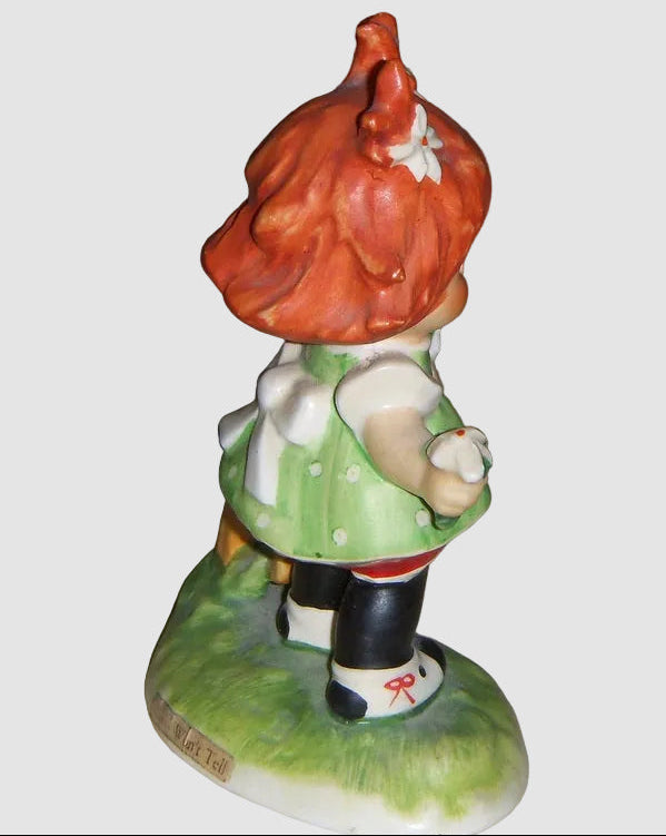 "Daisies Won't Tell" Goebel Charlot Byj Figurine BYJ24 (4.25")