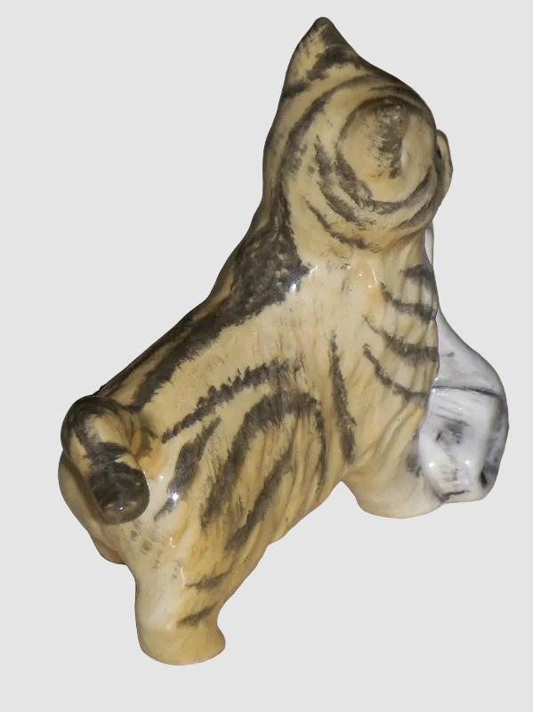 "In The News" Royal Doulton Kitten Figurine DA233 - Cute Cats Series
