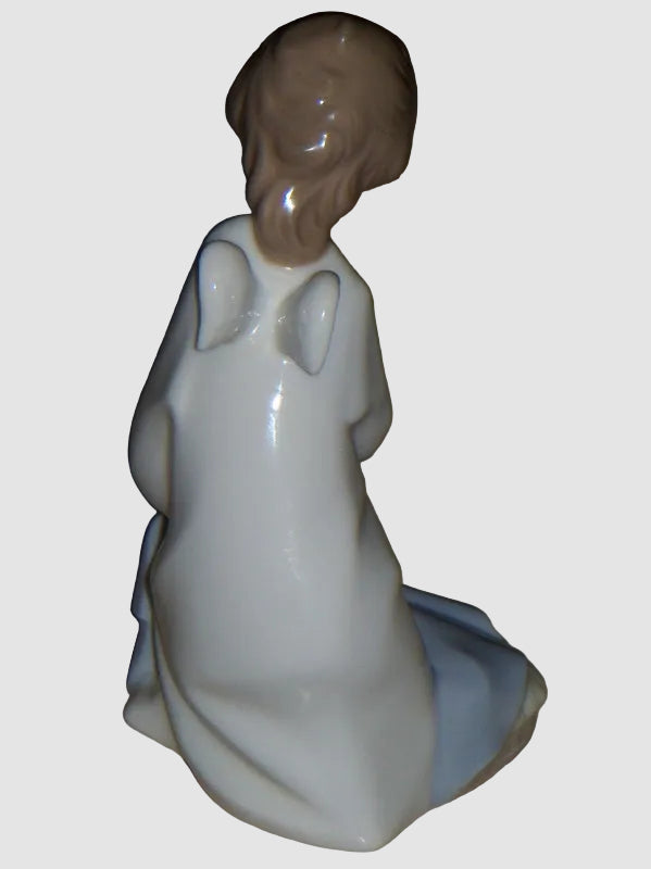 "Angel With Child" Lladro Daisa Figurine #4635 - Juan Huerta (7")