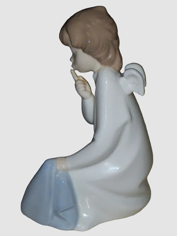 "Angel With Child" Lladro Daisa Figurine #4635 - Juan Huerta (7")