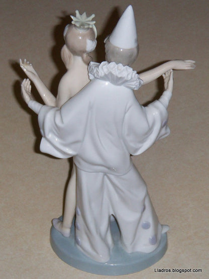 "Carnival Couple" Lladro Figurine #4882 - Pierrot & Ballerina (10.25")