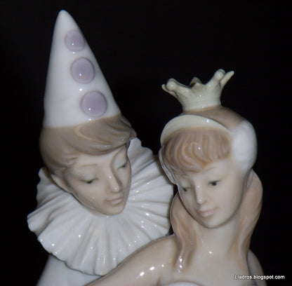 "Carnival Couple" Lladro Figurine #4882 - Pierrot & Ballerina (10.25")
