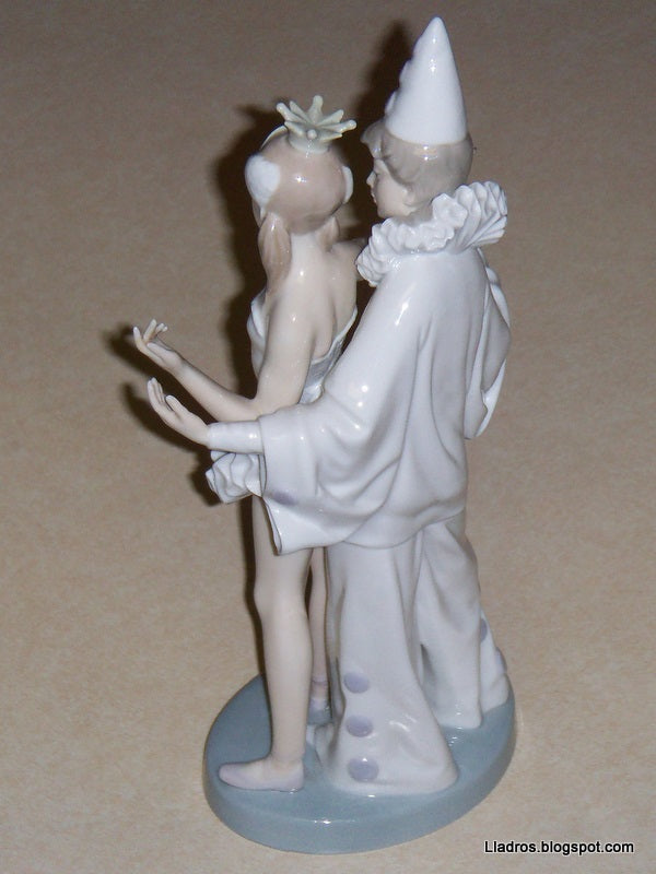 "Carnival Couple" Lladro Figurine #4882 - Pierrot & Ballerina (10.25")