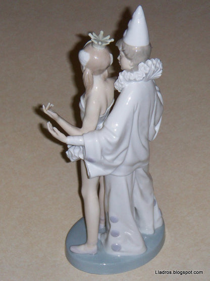 "Carnival Couple" Lladro Figurine #4882 - Pierrot & Ballerina (10.25")