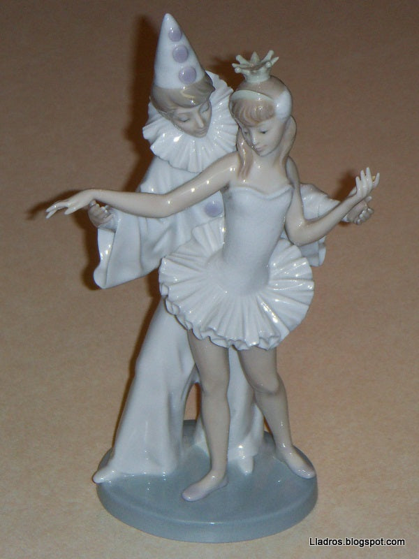 "Carnival Couple" Lladro Figurine #4882 - Pierrot & Ballerina (10.25")