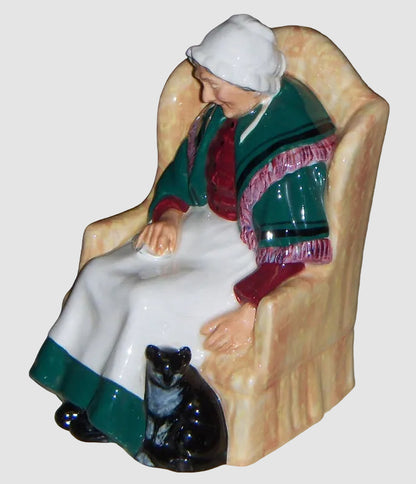 "Forty Winks" Royal Doulton Figurine HN1974 - Old Woman & Cat (6.5")