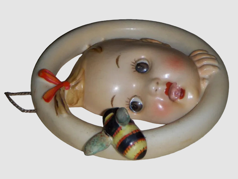 "Ba-Bee Ring" Girl Goebel Hummel Wall Plaque #30/0B TMK1 Crown Mark (5")
