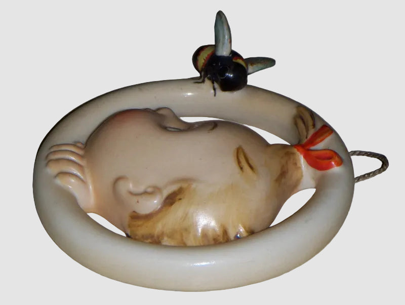 "Ba-Bee Ring" Girl Goebel Hummel Wall Plaque #30/0B TMK1 Crown Mark (5")