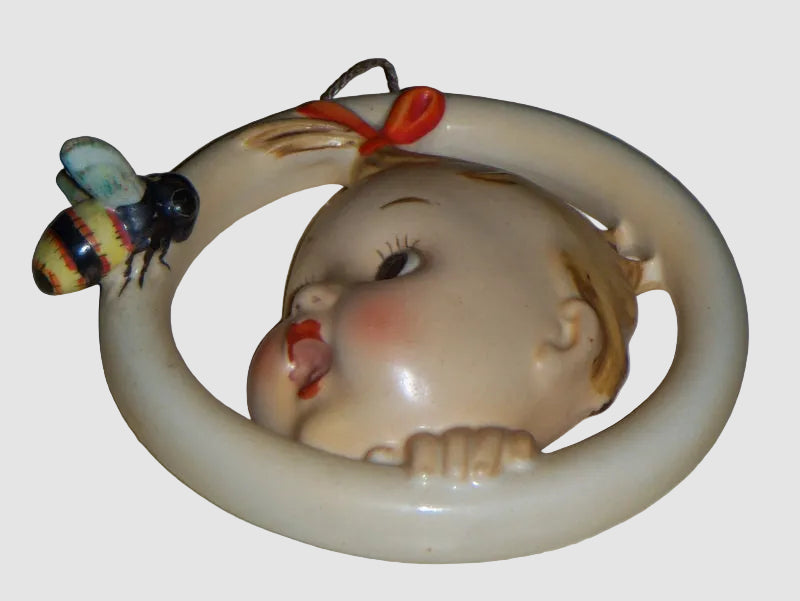 "Ba-Bee Ring" Girl Goebel Hummel Wall Plaque #30/0B TMK1 Crown Mark (5")