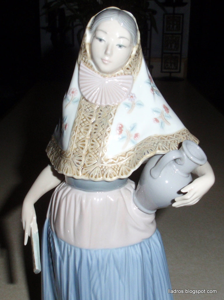 Lladro Lady from Majorca Figurine 5240 Mallorquina Vicente Martinez Woman Jug Fan Vintage Spain Porcelain