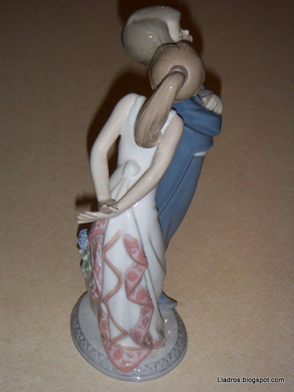 "Let's Make Up" Lladro Daisa Figurine #5555