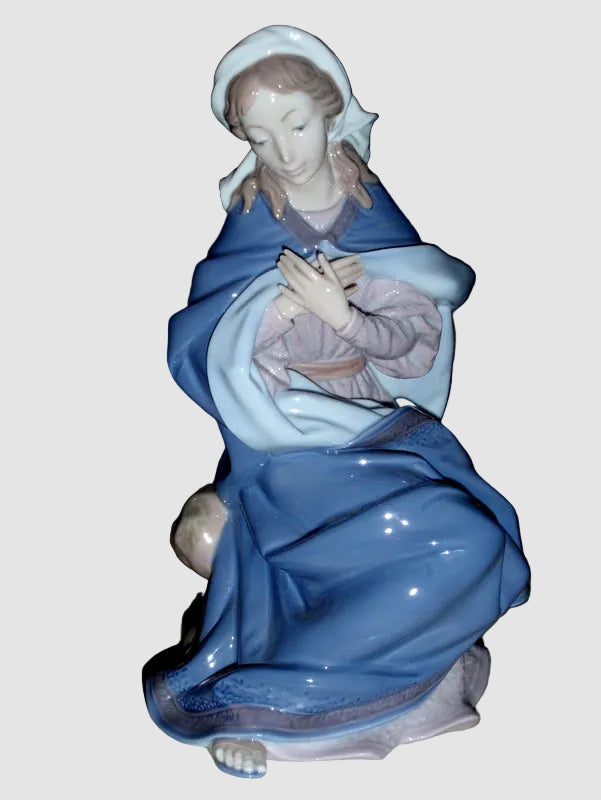 "Virgin Mary" Lladró Nativity Figurine #01387 - Salvador Furió (10")