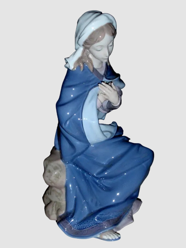 "Virgin Mary" Lladró Nativity Figurine #01387 - Salvador Furió (10")