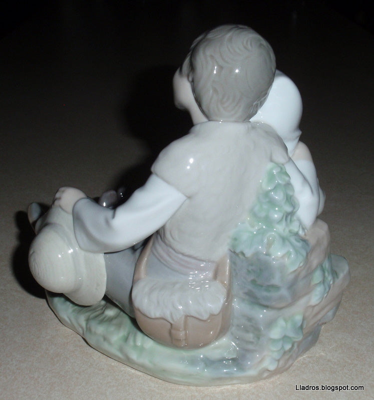 "Friendship" (Hermanitos) Lladro Figurine #1230 - Young Couple With Puppy Dog (6.25")