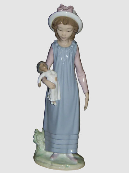 "Belinda With Her Doll" Lladro Figurine #5045 (11.25")