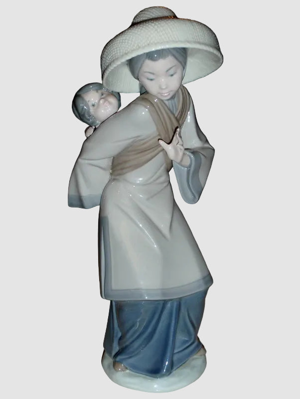 "My Precious Bundle" Lladro Figurine #5123 - Asian Inspirations (10.5")