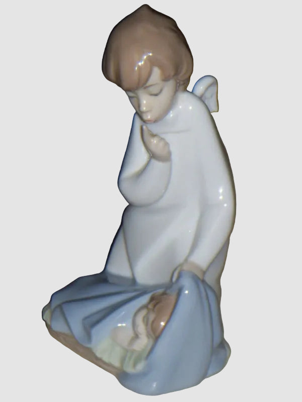 "Angel With Child" Lladro Daisa Figurine #4635 - Juan Huerta (7")