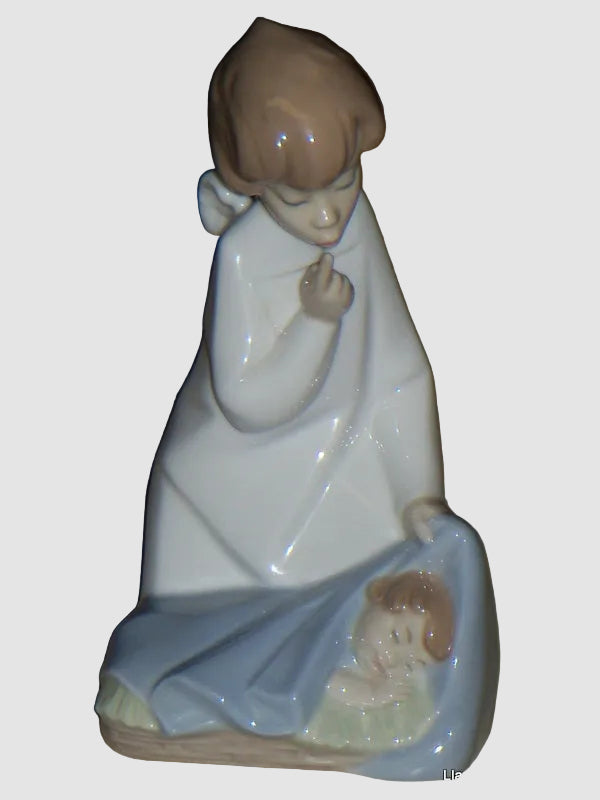 "Angel With Child" Lladro Daisa Figurine #4635 - Juan Huerta (7")