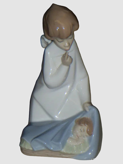 "Angel With Child" Lladro Daisa Figurine #4635 - Juan Huerta (7")