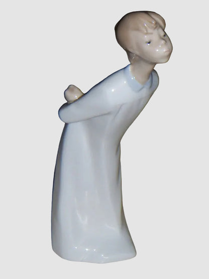 "Boy Blowing Goodnight Kiss" Lladro Figurine #4869 (8")