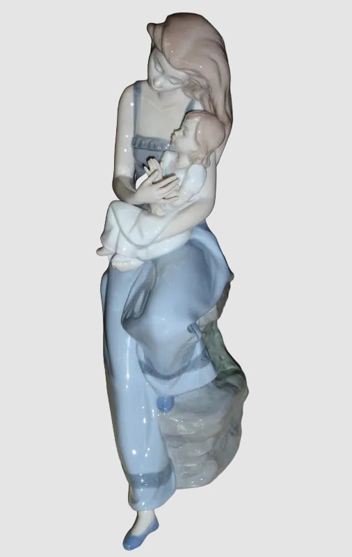 "My Little Girl" Nao by Lladro Figurine #1297 - Mother & Daughter (15")