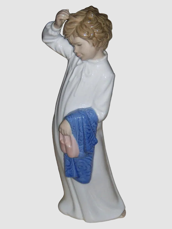 Lladro Nao Bedtime Boy Scratching His Head Figurine 0232 Nightgown Slippers Blanket Vintage Spain Porcelain Glossy Finish