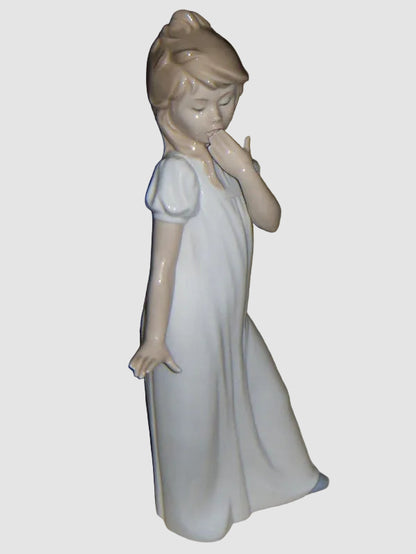 "Goodnight" Lladro Nao Figurine - Young Girl Yawning (11.5")
