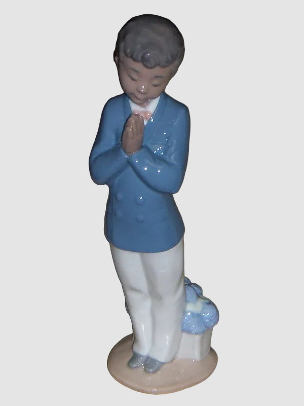 "Sunday School" Lladro Nao Figurine #02001372 - Boy Praying (8.75")