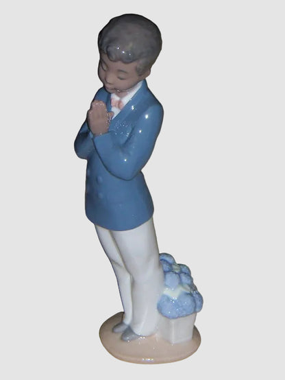"Sunday School" Lladro Nao Figurine #02001372 - Boy Praying (8.75")