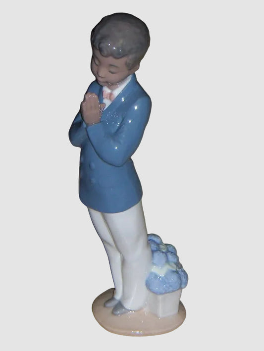 "Sunday School" Lladro Nao Figurine #02001372 - Boy Praying (8.75")