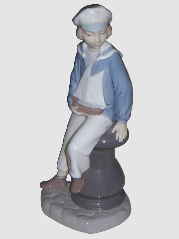 Lladro Young Sailor Figurine 4810 Francisco Catala Marinero con Yate Boy With Sailboat Nautical Vintage Spain Porcelain