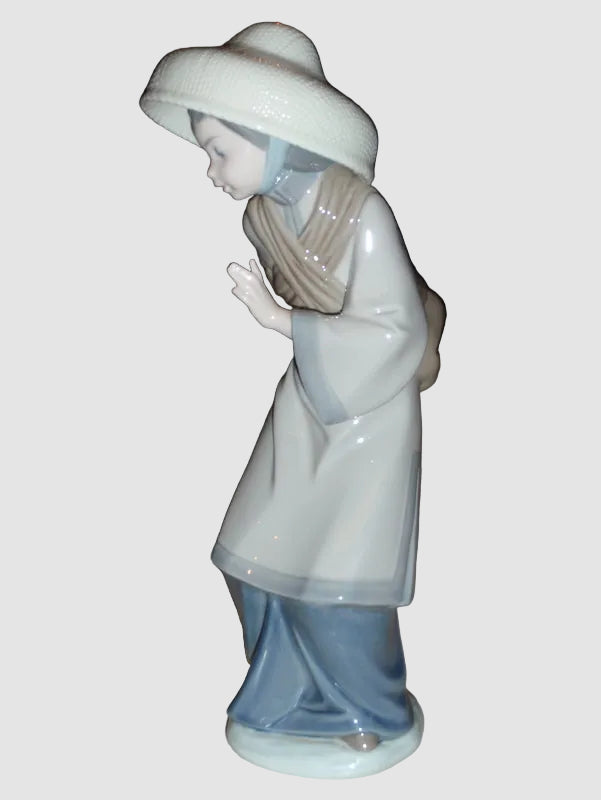 "My Precious Bundle" Lladro Figurine #5123 - Asian Inspirations (10.5")